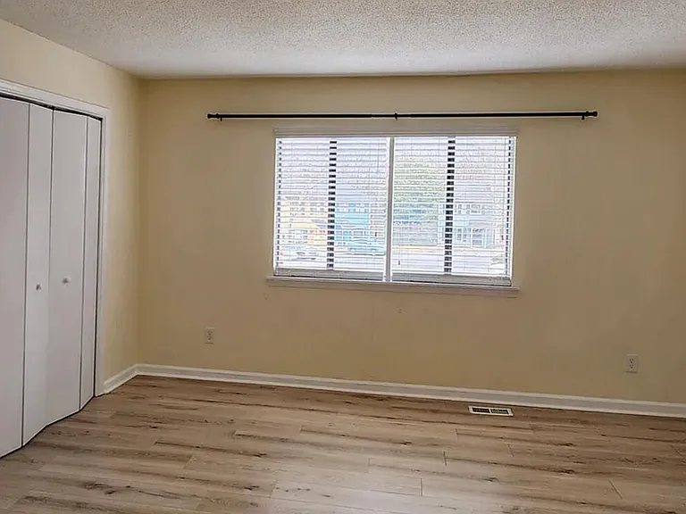 800 Fargo St #B1 — Photo 14