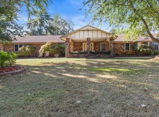 1804 E Hollow Oak Rd, Stigler, OK 74462