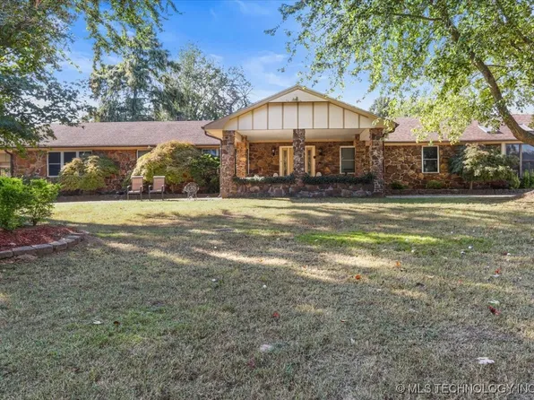 1804 E Hollow Oak Rd, Stigler, OK 74462