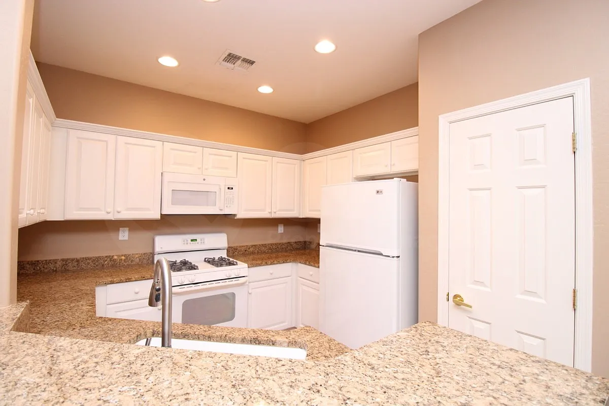2 bed, 2.0 bath, 1432 sqft, $2,499 — Photo 4