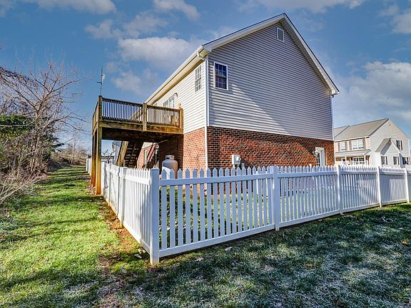 4th image of 603 Garbo Dr