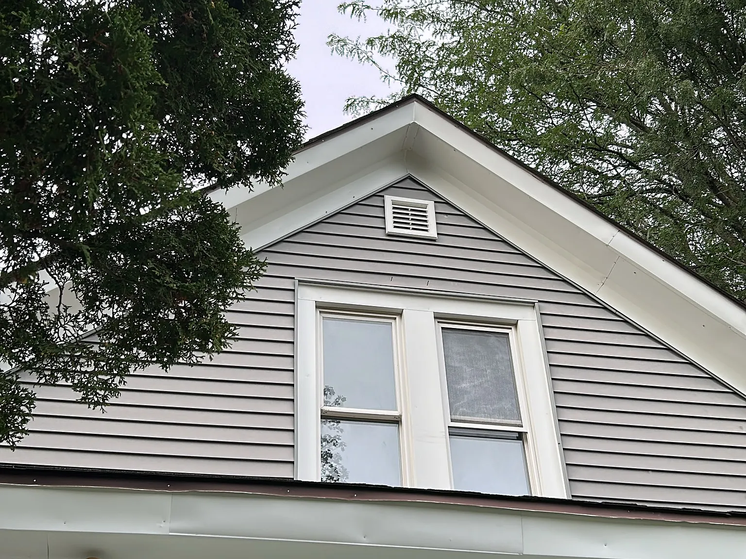 4 bed, 1.5 bath, 1550 sqft, $2,430 — Photo 2