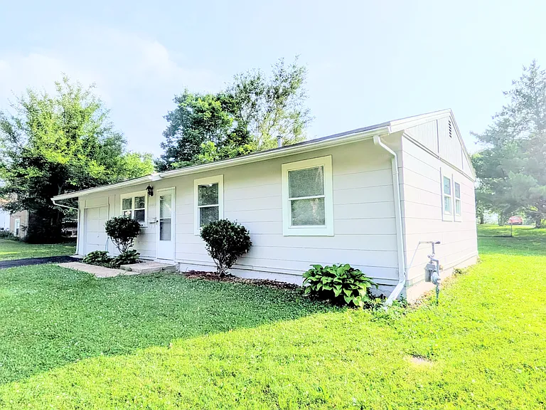 14802 White Ave — Photo 22