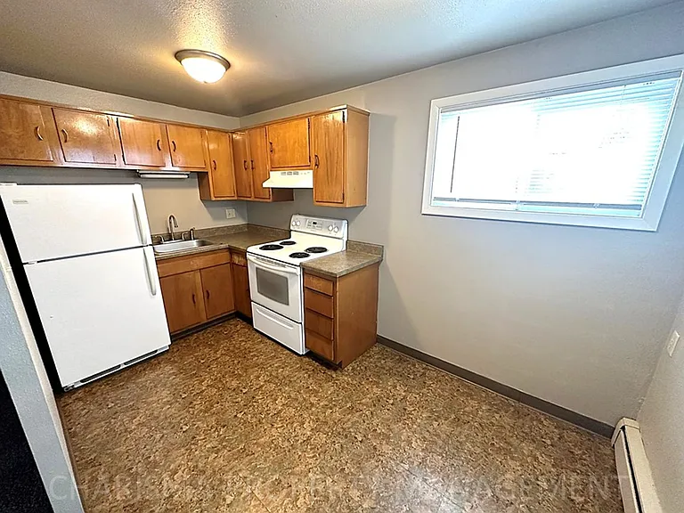 605 W 17th St #4 — Photo 6
