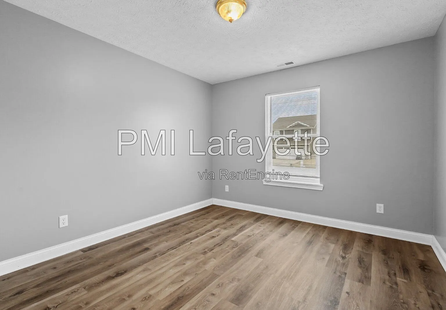 3 bed, 2.0 bath, 1231 sqft, $1,650 — Photo 3