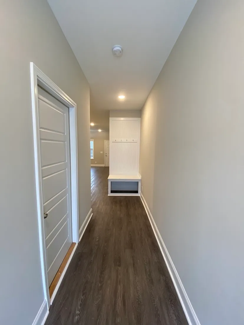 1023 Glenkirk Drive - A — Photo 2