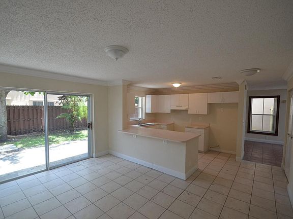 3rd image of 7381 Viscaya Cir