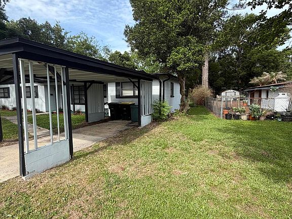4th image of 8114 NARANJA Drive W