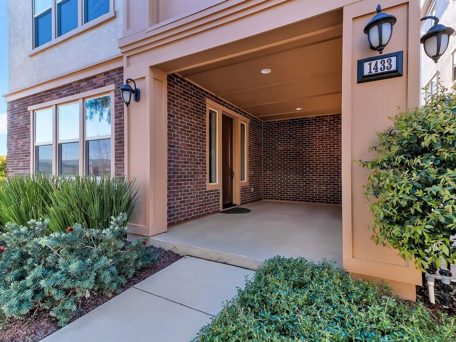 3 bed, 3100 sqft, $6,000 — Photo 2