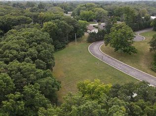 305 E Mueller Ct, Decatur, IL 62521