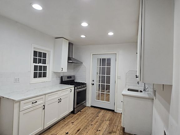 Kitchen with laundry hook up