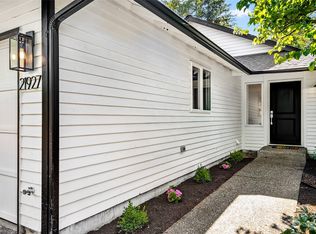 21927 SE 237th St, Maple Valley, WA 98038
