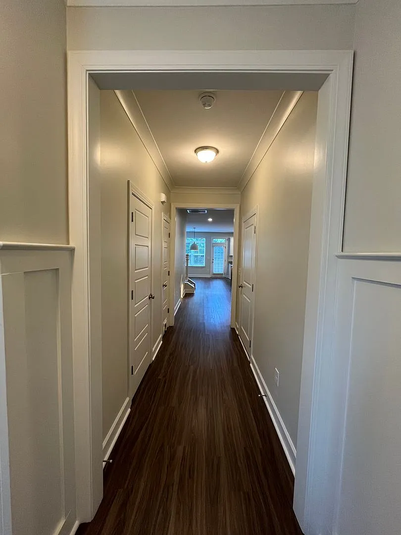 Comfortable, Convenient & Move-In Ready! — Photo 2