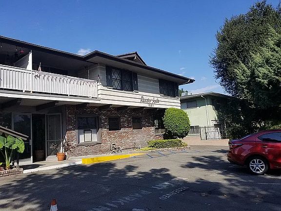 2nd image of 1001 Arcadia Ave APT 9