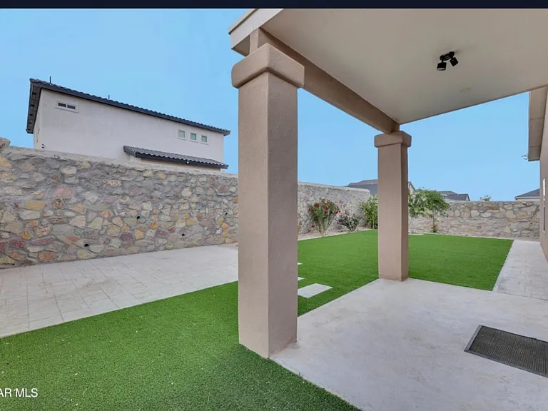 13729 Lago Vista Ave — Photo 7