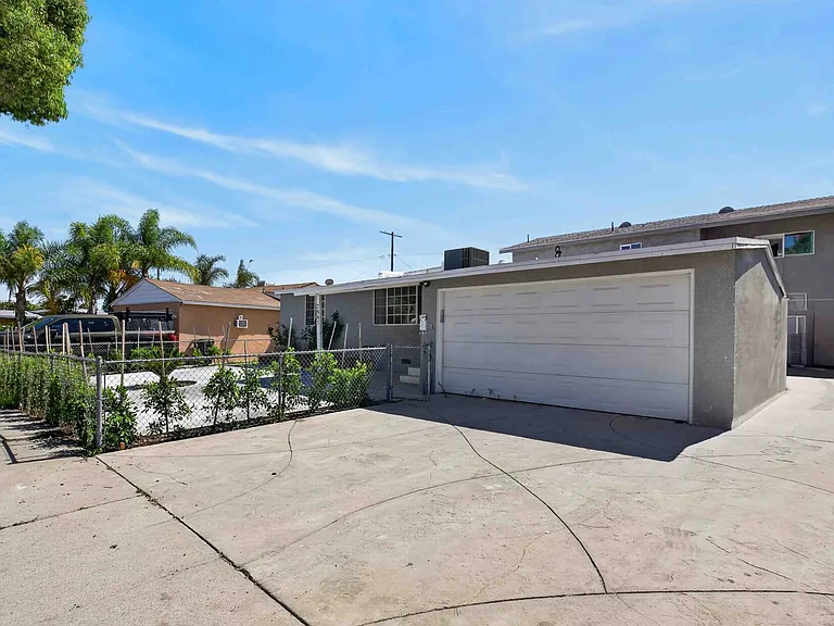 7865 Cantaloupe Ave — Photo 3