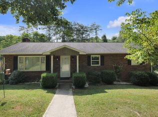 242 Huckleberry Rd, Bluff City, TN 37618