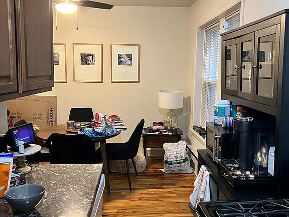 3rd image of 839-837 W Cornelia Ave #1C