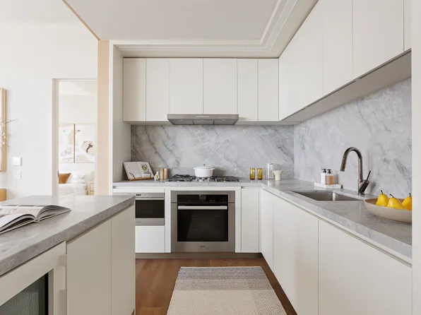 77 Greenwich Street 34B image 3 of 19