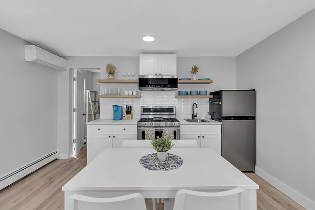 10 Abbott Ave — Photo 4