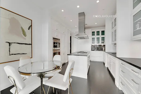 Sold by Engel & Völkers New York Real Estate | media 21