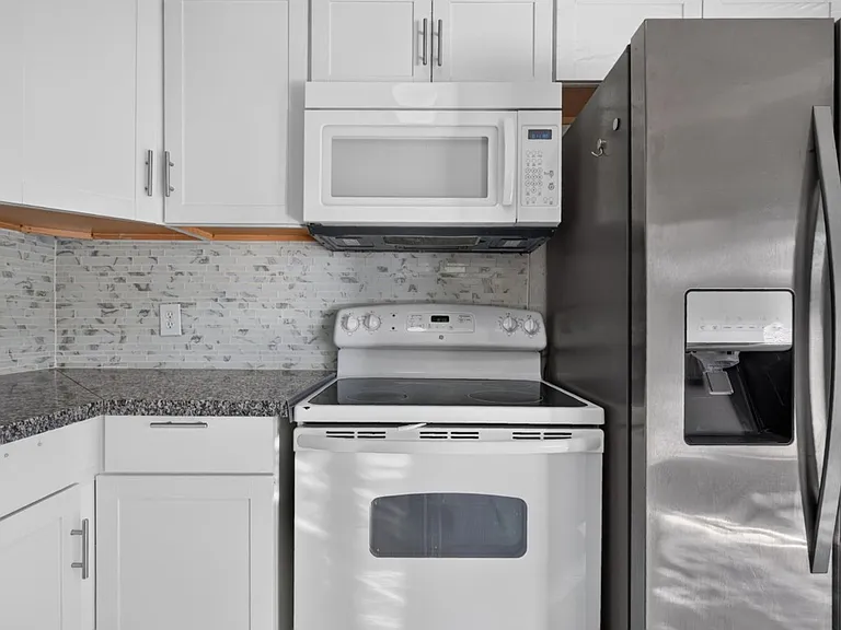 442 Ameca Ave — Photo 10