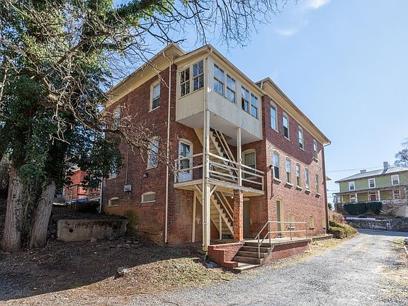 5th image of 138-140 N Coalter St #138 & 140