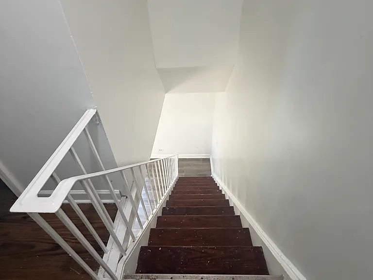 457 James Ct #C — Photo 9