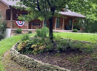 1025 Miami Ln, Byrdstown, TN 38549