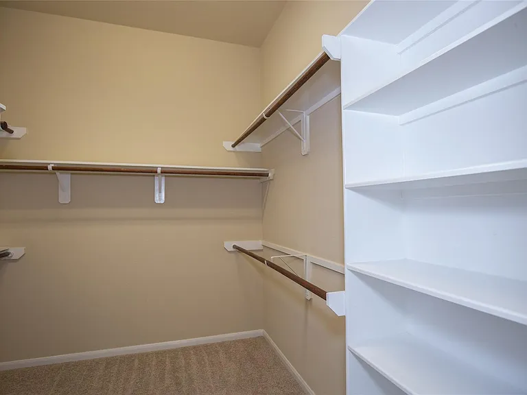 311 Lockridge Hill Ln — Photo 23