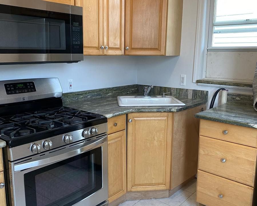 1st image of 276 Hollywood Ave