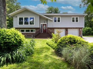 64 Higgins Dr, Kingston, RI 02881