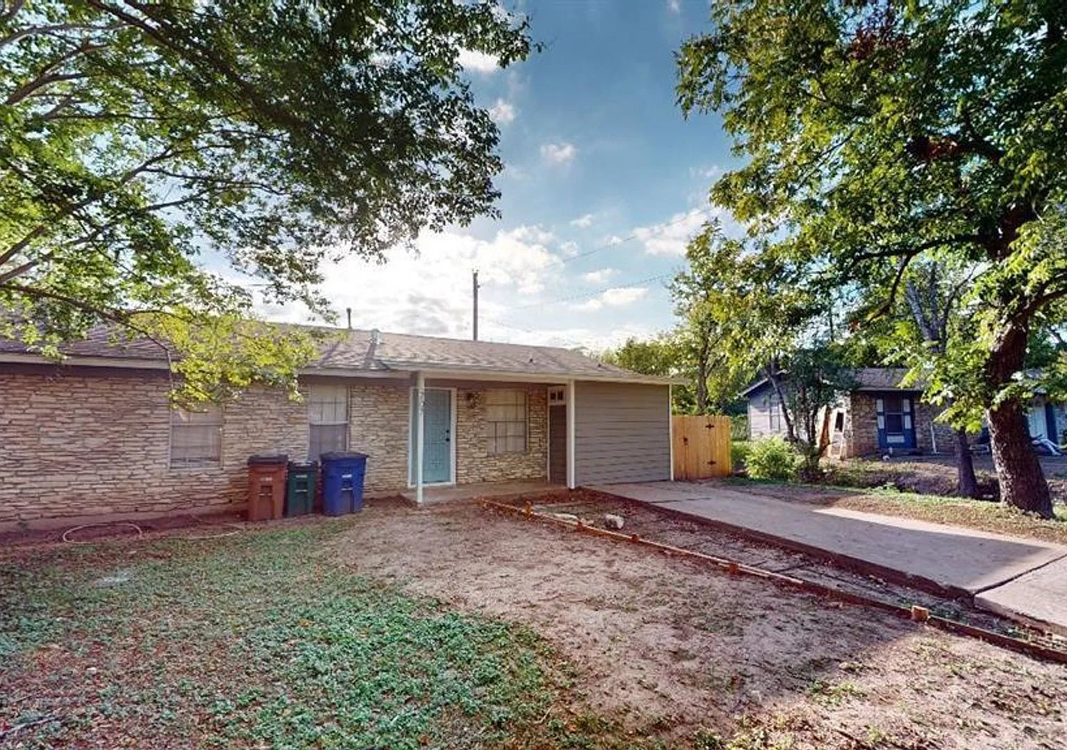 207 Schirra Pl 78753 | 3 Beds 2 Baths 1 Car garage $2195 — Photo 2