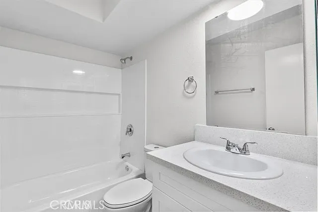 1002 Lombard Dr — Photo 9