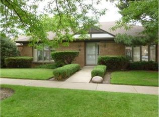 10 N Delaplaine Rd, Riverside, IL 60546