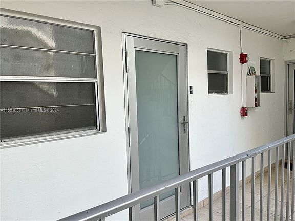 5th image of 1428 Euclid Ave APT 202