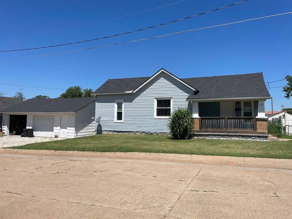 1121 W 7th St, Wellington, KS 67152
