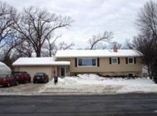222 Broadway Dr, Sun Prairie, WI 53590