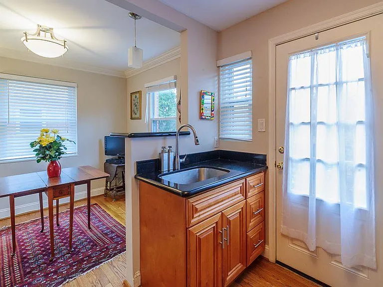 2110 Arlington Ter — Photo 19