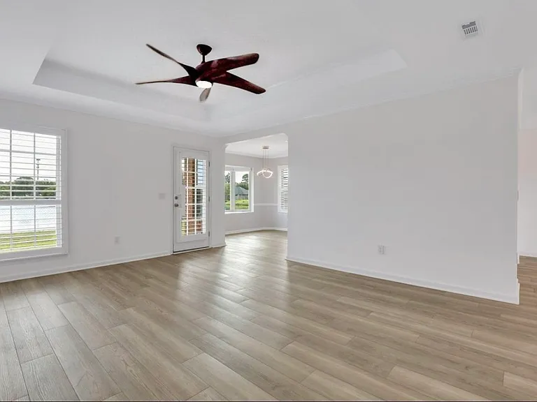138 Wayfair Ln — Photo 8