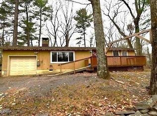 125 Deer Trl, Dingmans Ferry, PA 18328