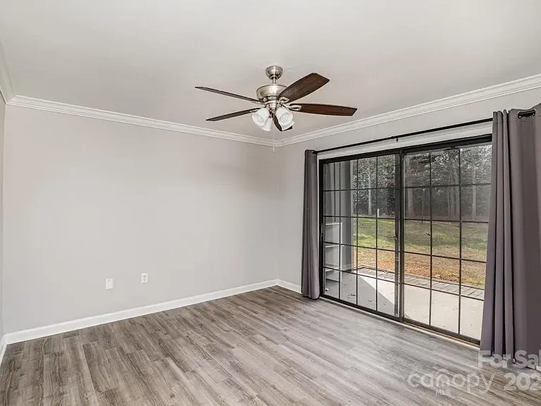 7610 Woods Ln #5 — Photo 35