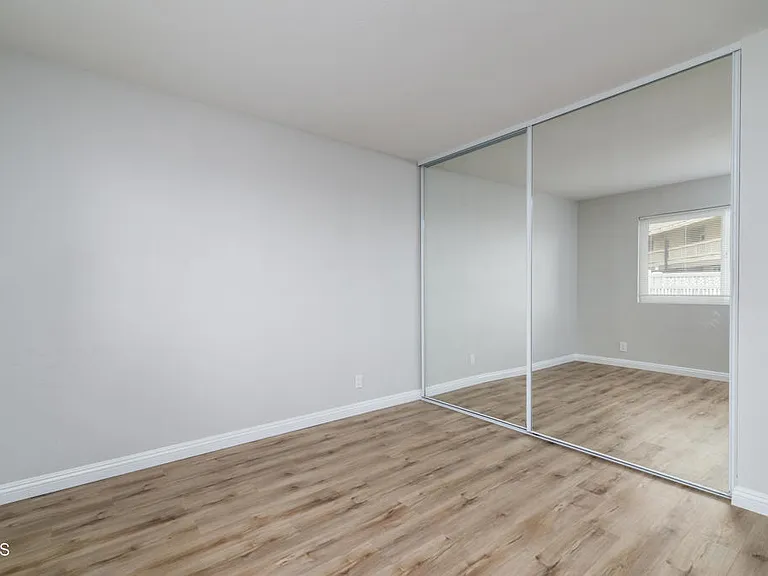 257 E Surfside Dr — Photo 15