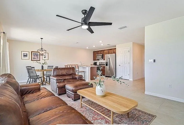 822 NE 44th Ln — Photo 15