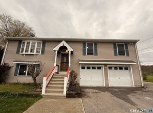 26 Tourtellotte Road, Putnam, CT 06260