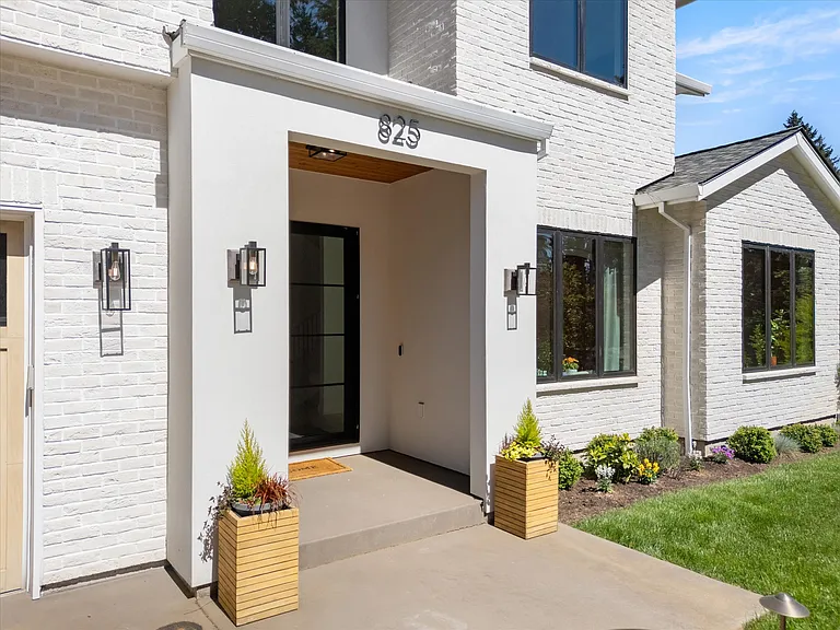825 Ellis Ave — Photo 6