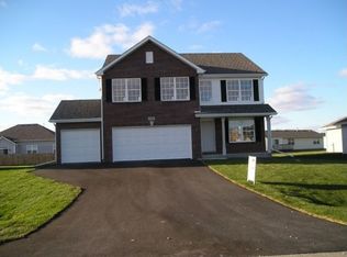 567 Purple Sage Dr, Roscoe, IL 61073