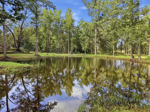 57 Peach Tree St, Laurel Hill, FL 32567