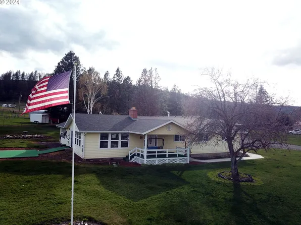 406 Wynema St, Wallowa, OR 97885