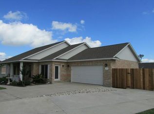 104 Brazos Dr, Hutto, TX 78634